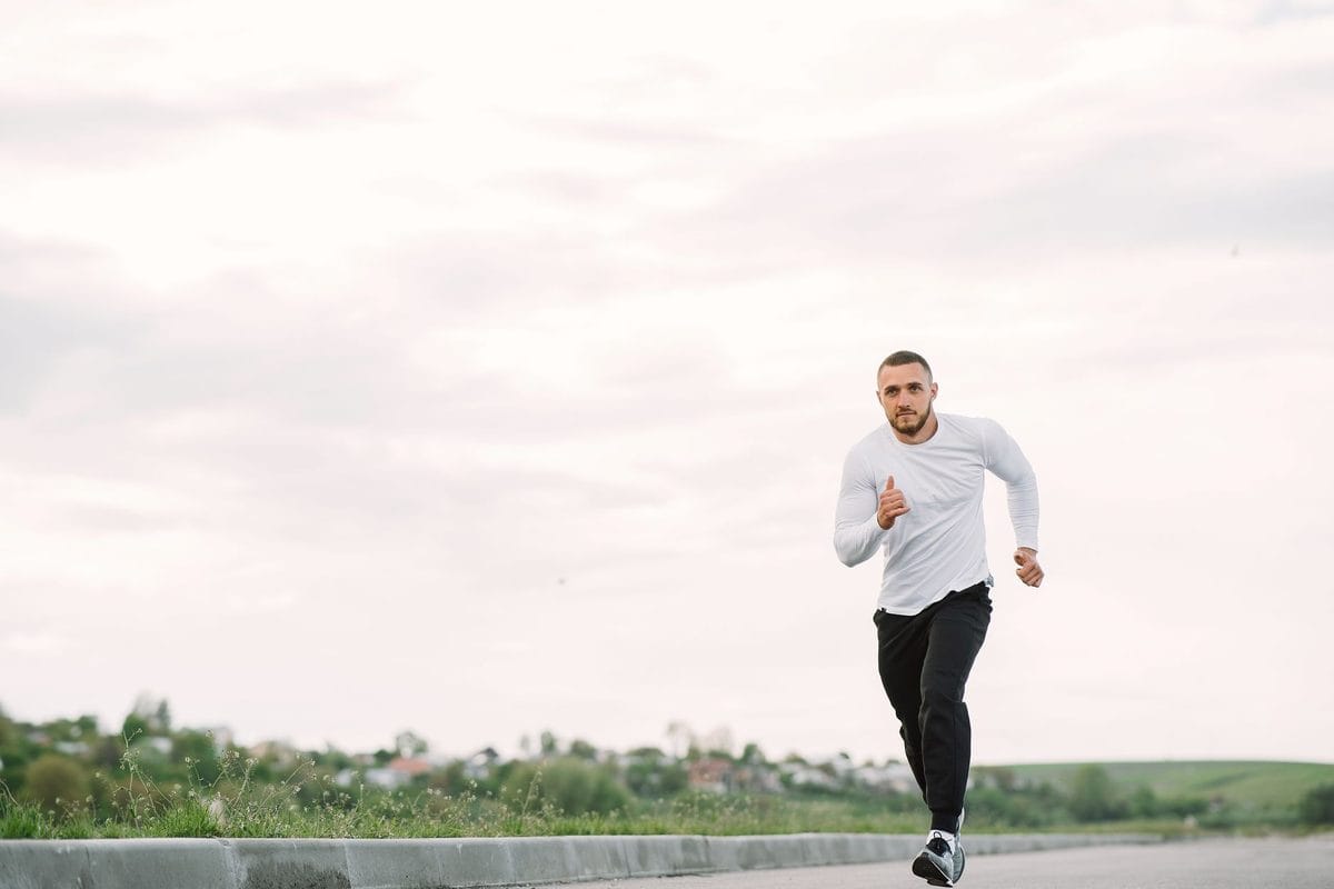 Zone 2 Cardio for Lifters: The Boring Slow Work That Fixes the Gas Tank Without Killing Your Gains